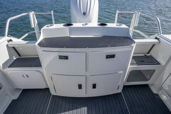 Extreme 646 Walk Around - Twin transom upgrade with 2 drawers and storage compartments