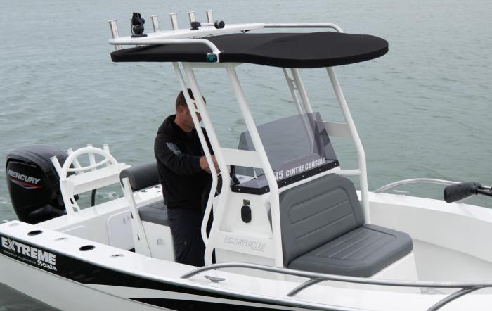 extremeboats-545-centre-console-targa-top.jpg