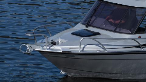 extremeboats-minnkota-bow-rail-modification.jpg