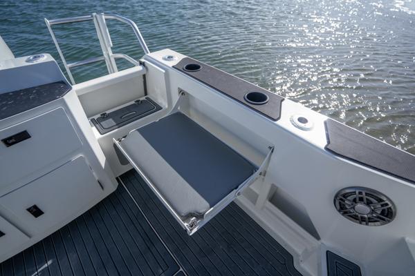 Extreme Boats - 646WA - gunnel - drop down seat