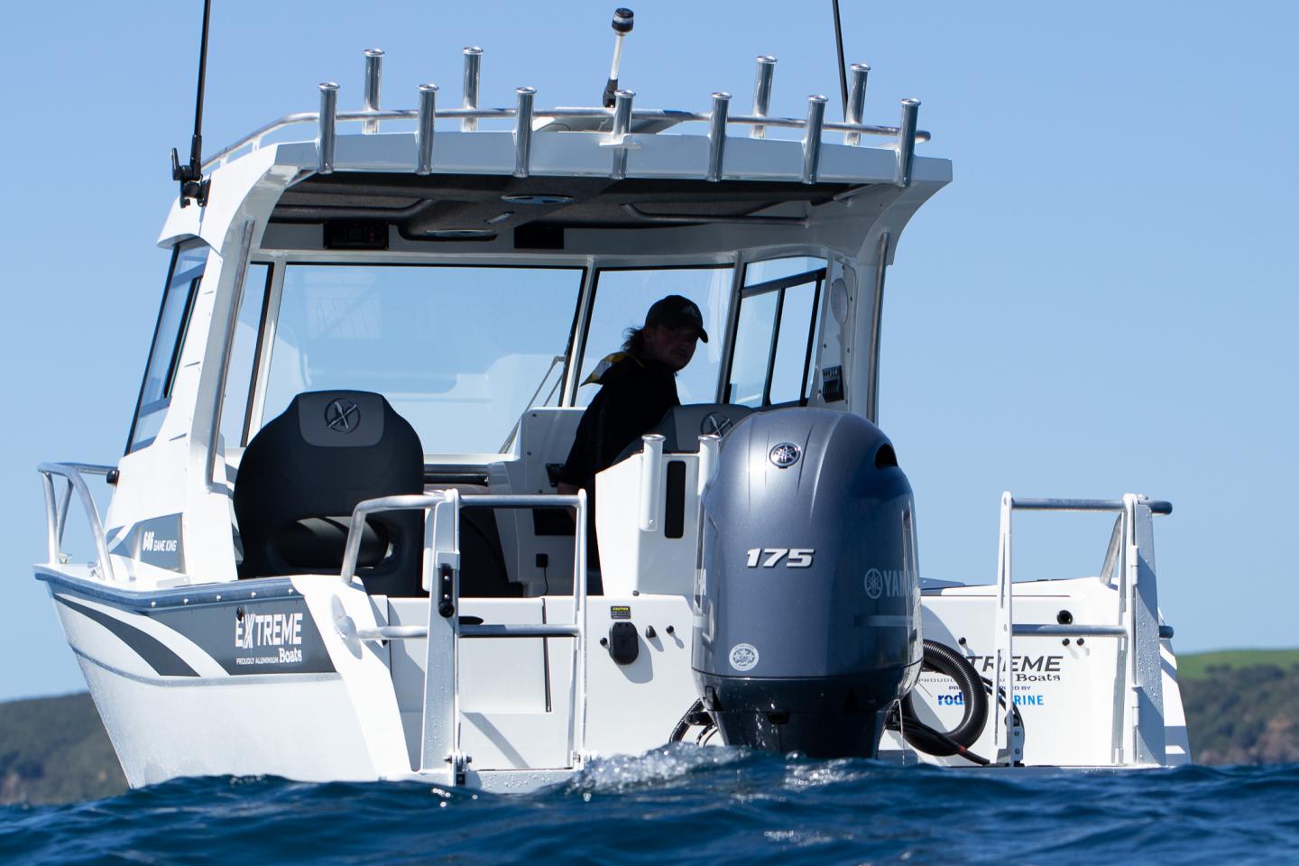 extreme_boats_rocket_launcher_extra_rod_holders.jpg