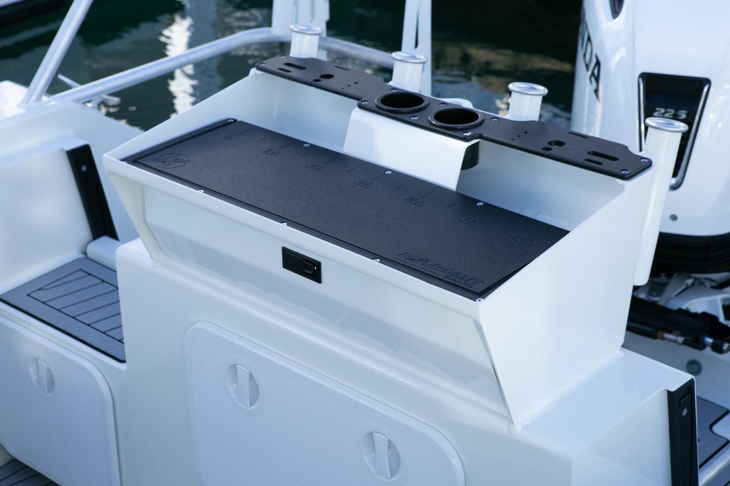Extreme Boats wide style bait station with 1 drawer
