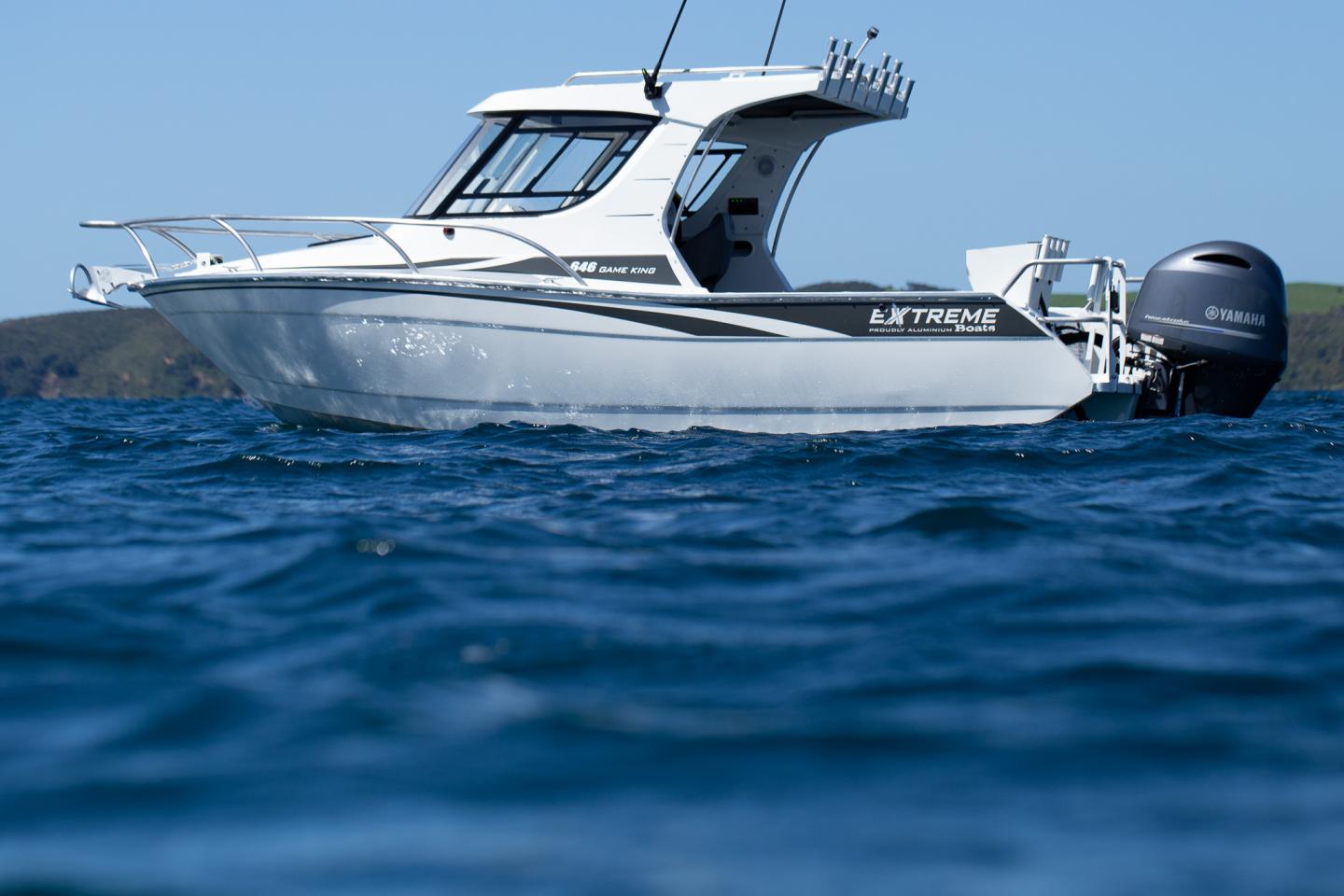 ExtremeBoats - 646 Game King - side on