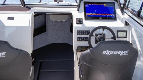 Extreme 746 Game King dash.jpg