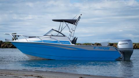 Extreme 605 Sport Fisher side on