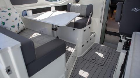 extreme_986_game_king_port_side_seating_option.jpg