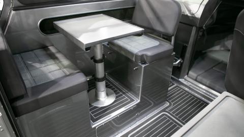 extreme_boats_primary_silvertex_carbon_9002_and_secondary_maglia_thunder_6061.jpg