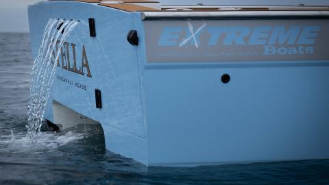 extremeboats-795-xst-stern.jpg