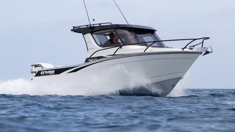 Extreme 746 Game King underway.jpg