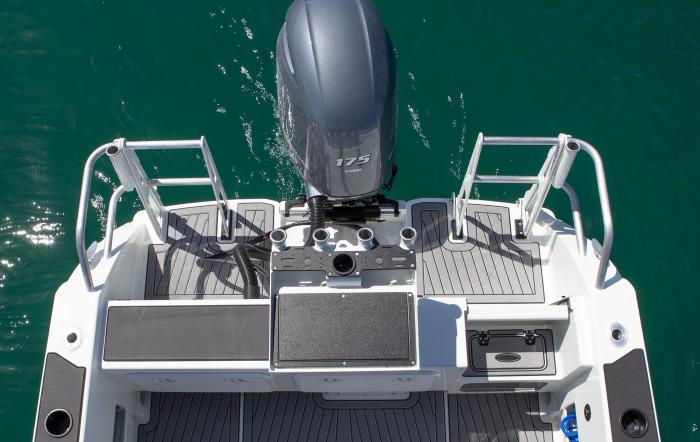Extreme Boats - swimstep cage